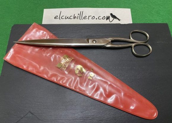 Tijera de papelería Tres Claveles de 25,5cm.